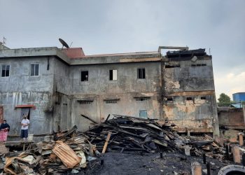 Sisa rumah Jasmin yang terbakar. (Foto: Muhamad Ishlahuddin)