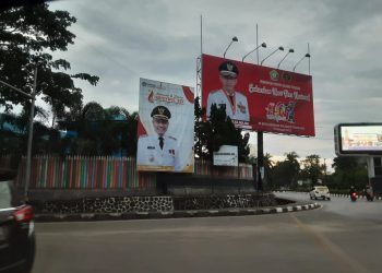 Baliho sambutan untuk para delegasi wartawan yang menghadiri Hari Pers Nasional (HPN) 2022, di Kota Kendari, Sulawesi Tenggara. (Foto: Nonie)