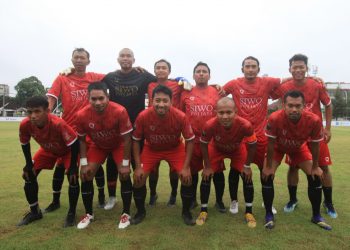 Tim sepak bola Siwo DKI Jakarta di Solo. (Foto: PWI Jaya)