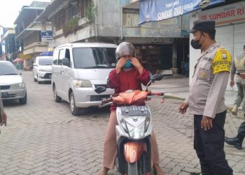 Tim Polsek Batu Ampar gencar lakukan operasi Yustisi Perwako Batam Nomor 49 Tahun 2022. (Foto: Polsek Batu Ampar)