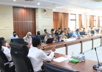 Wakil Wali Kota Batam, Amsakar Achmad memimpin langsung rapat evaluasi dan rencana Kerja Penanganan Stunting Tahun 2022. (Foto: MEDIA CENTER PEMERINTAH KOTA BATAM)