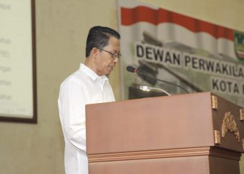 Wakil Wali Kota Batam Amsakar Achmad, saat memberikan tanggapan terhadap pandangan umum fraksi-fraksi DPRD Kota Batam tentang Ranperda APBD Kota Batam Tahun 2022 di Kantor DPRD Batam, Rabu (24/8/2022).
