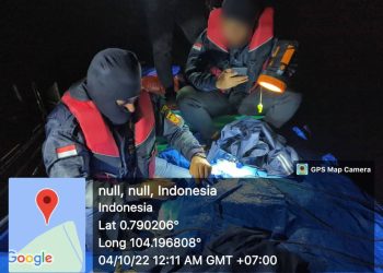 Tim Operasi Patroli Terkoordinasi Kastam Indonesia dan Malaysia (PATKOR KASTIMA) berhasil tangkap kapal yang memuat rokok ilegal. (Foto: Bea Cukai Batam)