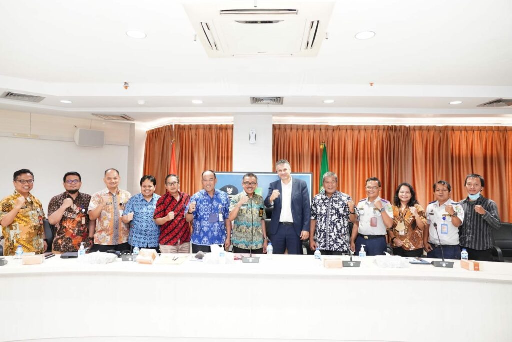 Sekretaris Daerah Kota Batam Jefridin Hamid menerima kunjungan European Investment Bank (EIB). (Foto: Diskominfo Batam)