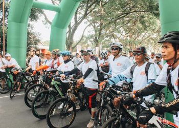 Kegiatan Fun Bike di Harris Day 2022 yang digelar Harris Hotel, Minggu (11/12/2022) lalu. (Foto: Ist/ Harris Hotel)