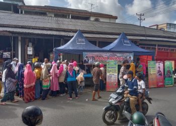 Pasar Murah yang digelar Pemkab Bintan untuk menekan angka inflasi. (Foto: HMS/ Yulita Dani).