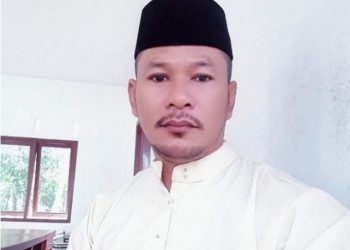 Mantan Kades Tinjul, Kecamatan Singkep Barat, Lingga, Rostam Efendi ditetapkan sebagai tersangka oleh Kejari Lingga yang kini masuk dalam DPO. (Foto: Ist/ Dok.Kejari Lingga).