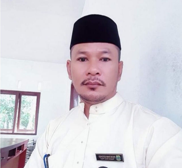 Mantan Kades Tinjul, Kecamatan Singkep Barat, Lingga, Rostam Efendi ditetapkan sebagai tersangka oleh Kejari Lingga yang kini masuk dalam DPO. (Foto: Ist/ Dok.Kejari Lingga).
