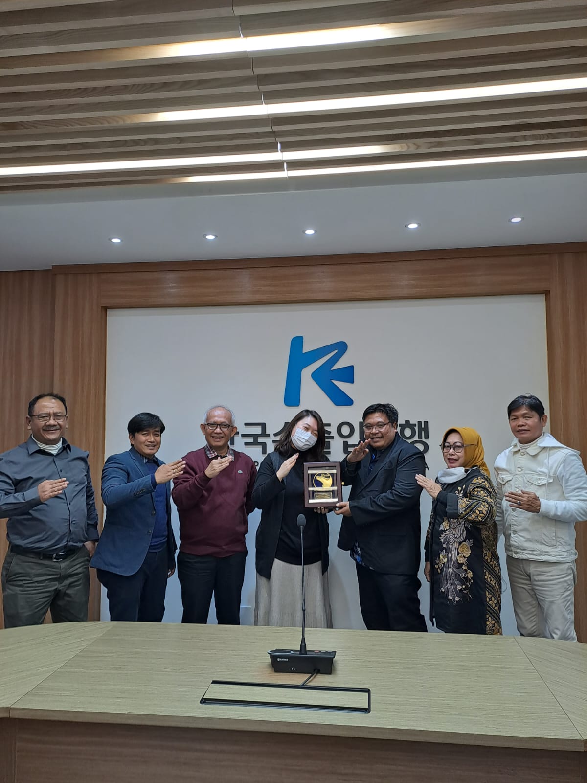 BP Batam berhasil menggesa perpanjangan proyek IPAL, saat lawatannya ke Kantor The Export-Import Bank of Korea, Seoul, South of Korea, pada Kamis (22/12/2022) waktu Korea. (Foto: Ist/ Humas BP Batam).