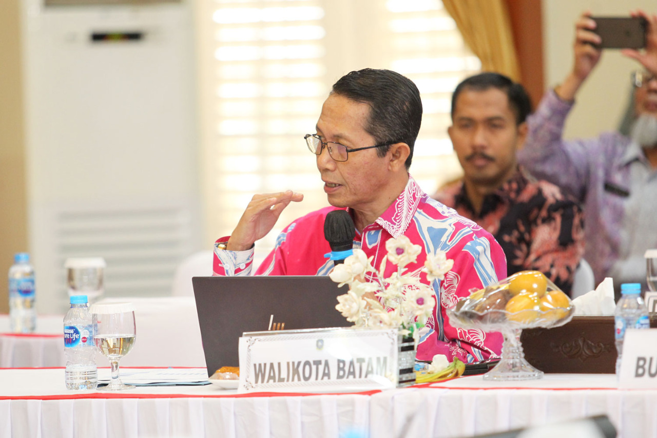 Wakil Wali Kota Batam Amsakar Achmad, saat Rapat Koordinasi di Gedung Daerah Provinsi Kepulauan Riau, Tanjungpinang, Kamis (22/12/2022). (Foto: Ist/ Pemko Batam).