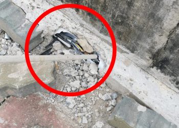 Bekas perbuatan pelaku penjarah kabel listrik area pedestrian Batam Center, dengan cara merusak beton dan memutus dan mengambil kabel yang ada di dalamnya, Selasa (27/12/2022). (Foto: Ist/ Humas BP Batam).