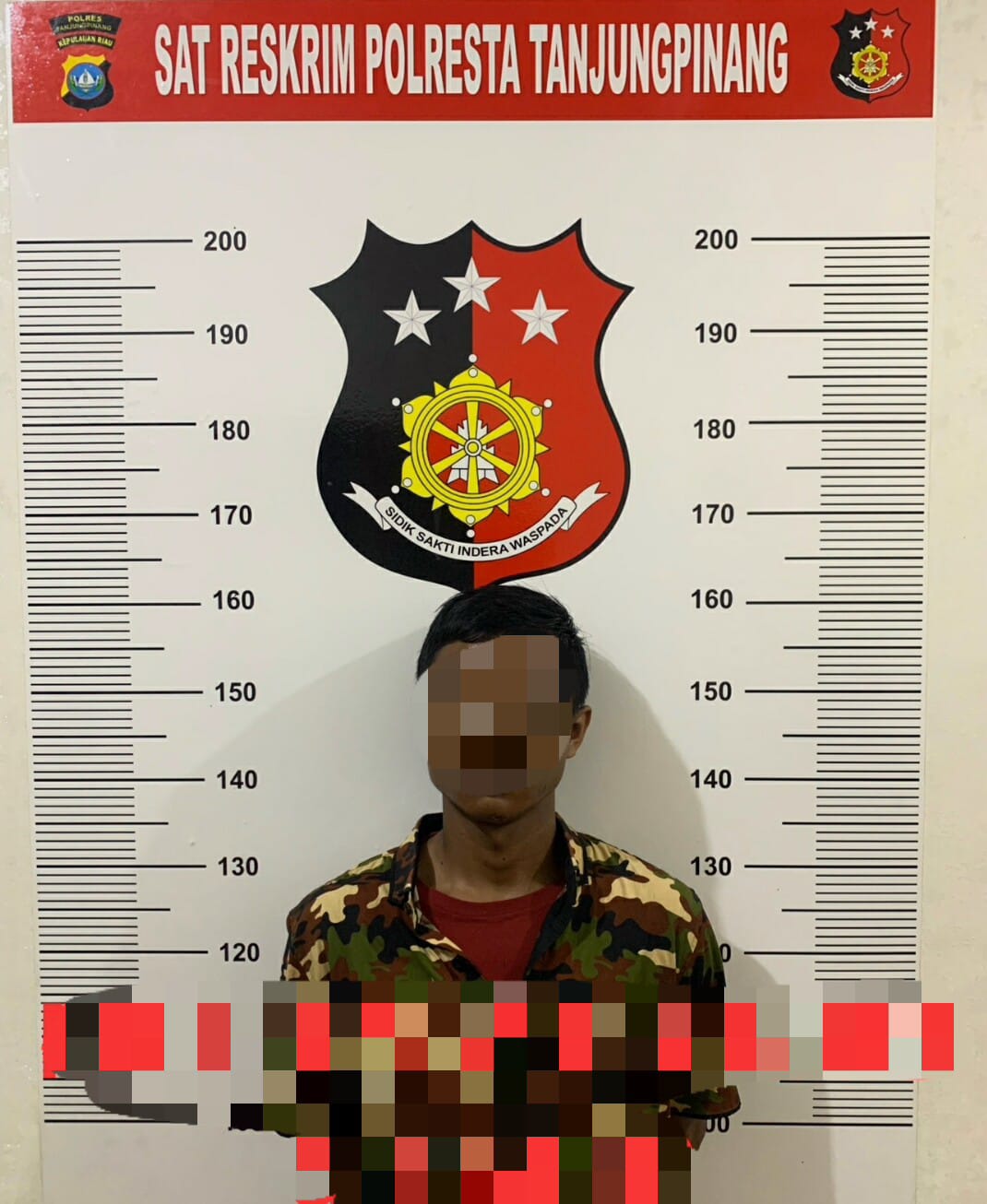 Salah satu pelaku pencurian yang diamankan Tim Jatanras Satreskrim Polresta Tanjungpinang. (Foto: Ist/ Dok.Polresta Tanjungpinang).