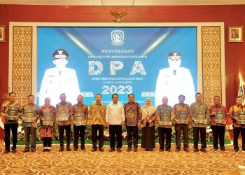 Penyerahan DPA Tahun Anggaran 2023 untuk SKPD Pemprov Kepri, di Aula Wan Seri Beni, Dompak, Kamis (05/01/2023). (Foto: Ist/ Diskominfo Kepri).
