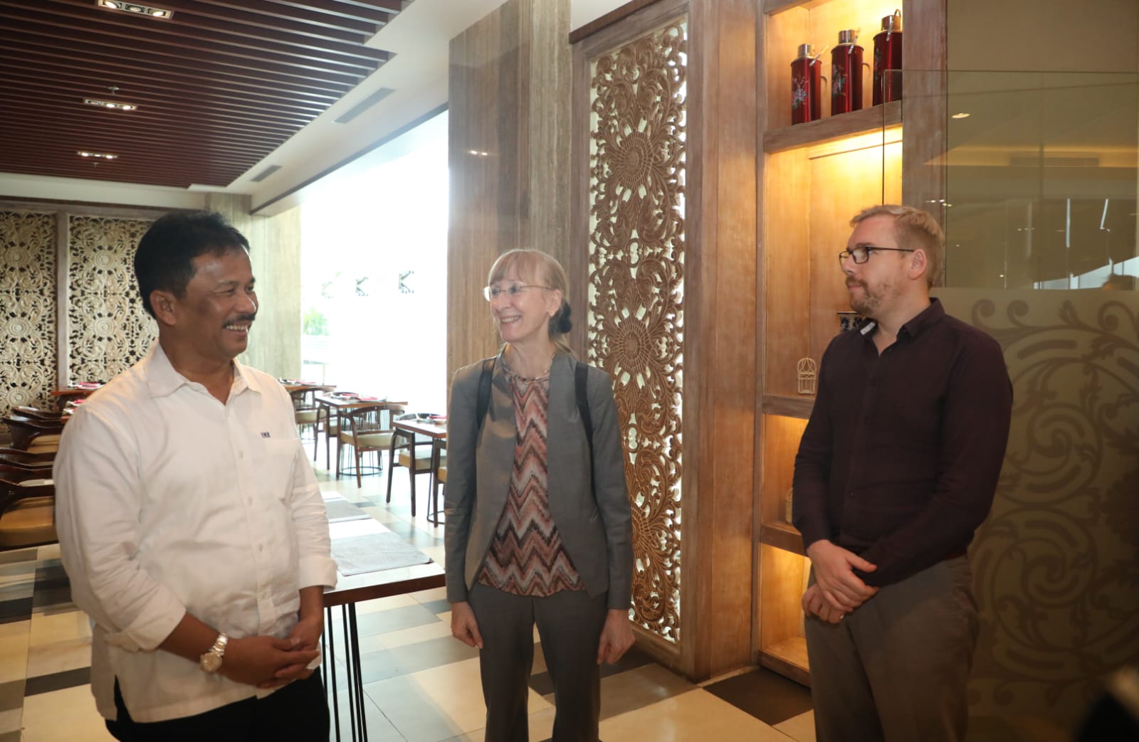 Kepala BP Batam Muhammad Rudi (kiri), menyambut hangat kedatangan Duta Besar Jerman di Batam, Rabu (22/02/2023). (Foto: Ist/ Humas BP Batam).