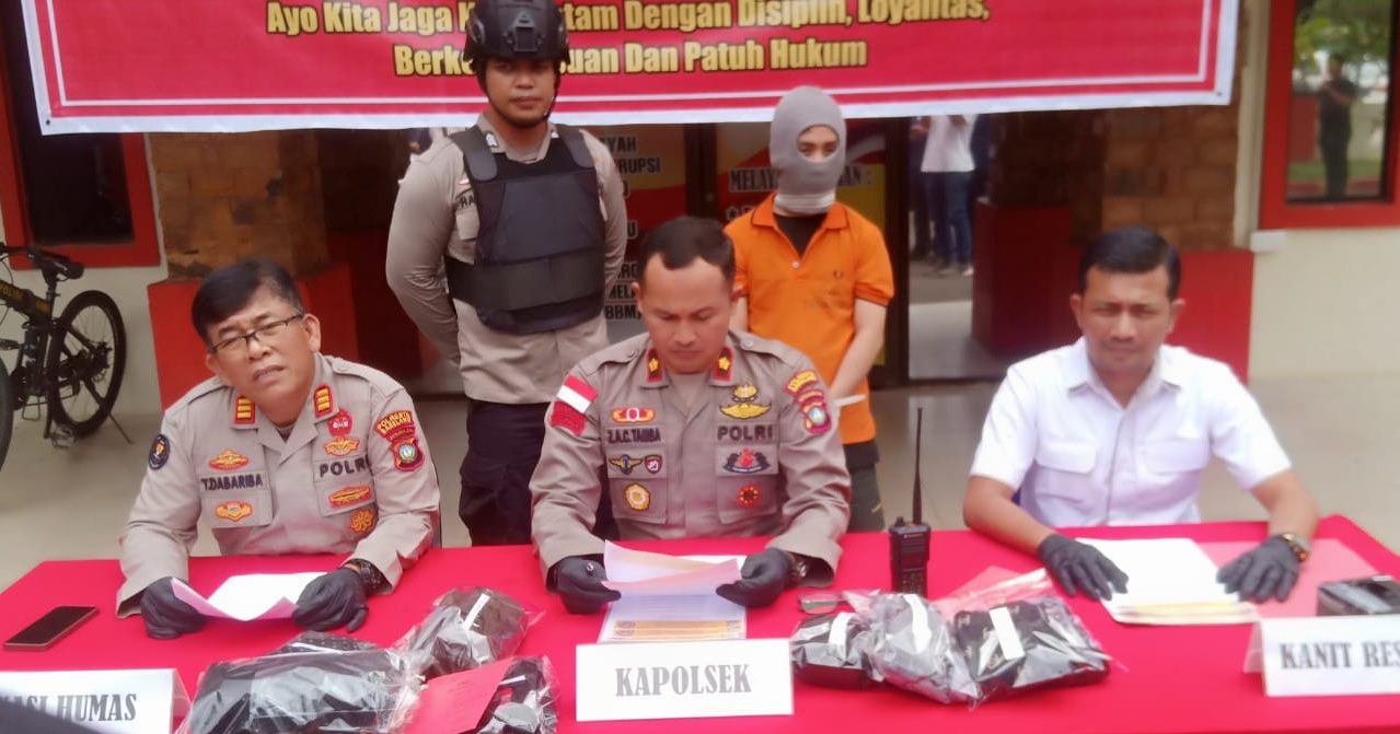 Kapolsek Sekupang, Kompol Zainal Abidin Christoper Tamba dalam konferensi pers, Kamis (23/02/2023). (Foto: Ist/ Polsek Sekupang).