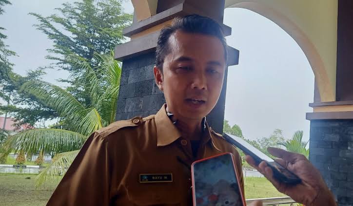 Mantan Plt Kadis Perkim Bayu Wicaksono yang telah ditetapkan sebagai tersangka kasus korupsi Jembatan Merah di Bintan. (Foto: Ist/ Dok.HMS).