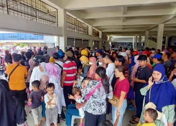 Suasana penyaluran paket sembako murah di Belian dan Baloi Permai, Rabu (08/03/2023). (Foto: Ist/ Dok.Narasumber).