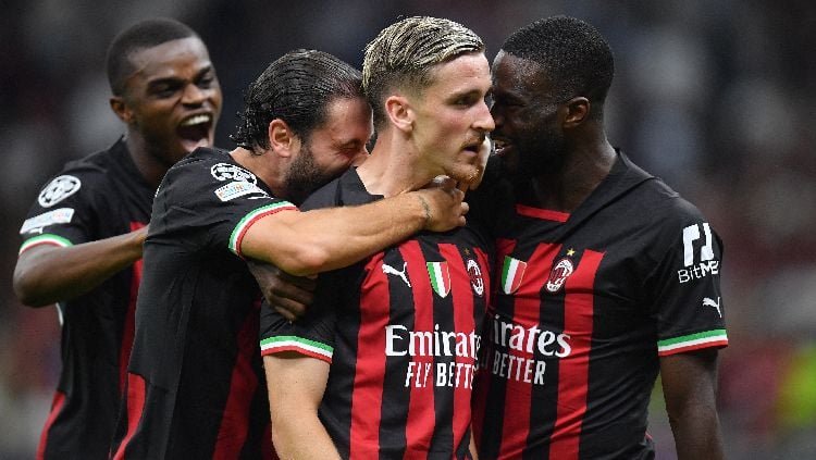 Klub Liga Italia (Serie A), AC Milan, torehkan catatan manis dengan kembali lolos ke babak delapan besar Liga Champions, setelah 11 tahun menanti. (Foto: Ist/ REUTERS-Daniele).
