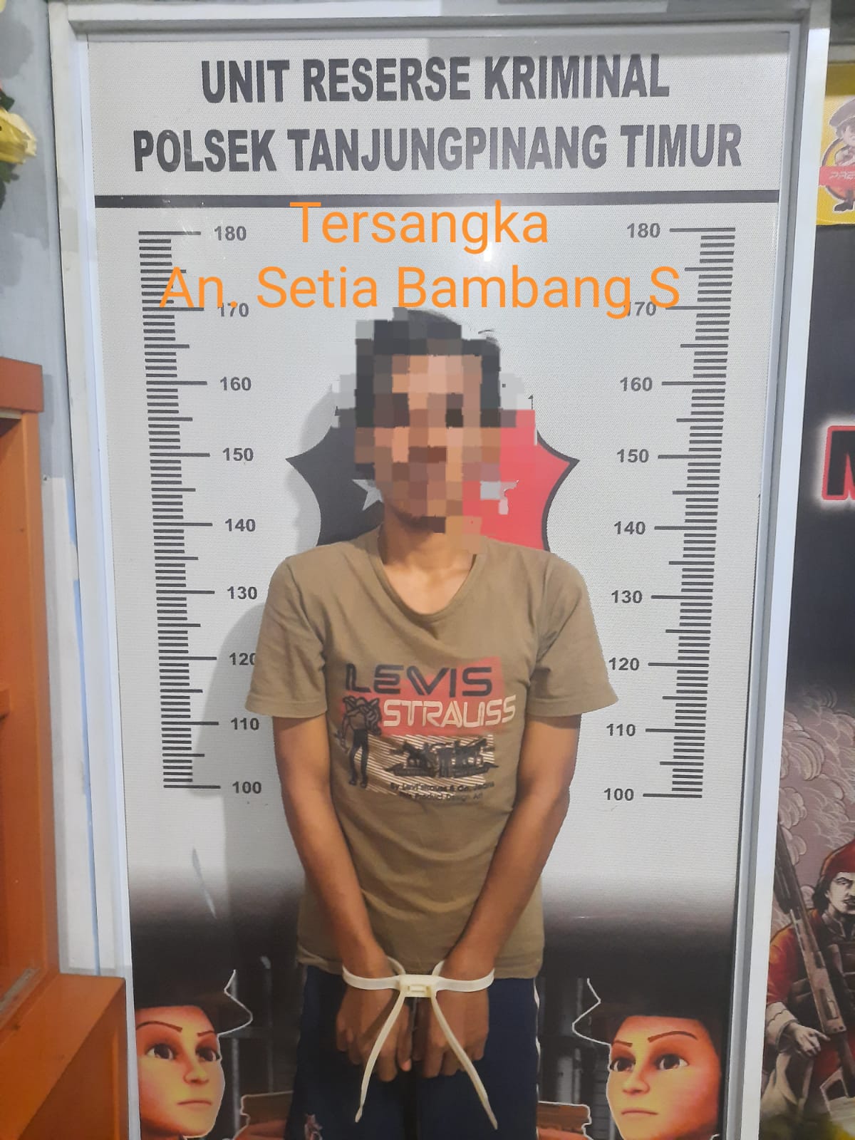 Pelaku SB saat diamankan di Polsek Tanjungpinang Timur. (Foto: Ist/ Polsek Tanjungpinang Timur).