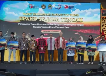 Rapat Koordinasi Daerah (Rakorda) dan Pleno Tim Percepatan Akses Keuangan Daerah (TPAKD) se-Jawa Tengah, yang diselenggarakan OJK di Semarang, Kamis (27/4/2023). (Foto: Ist/ Dok.OJK).