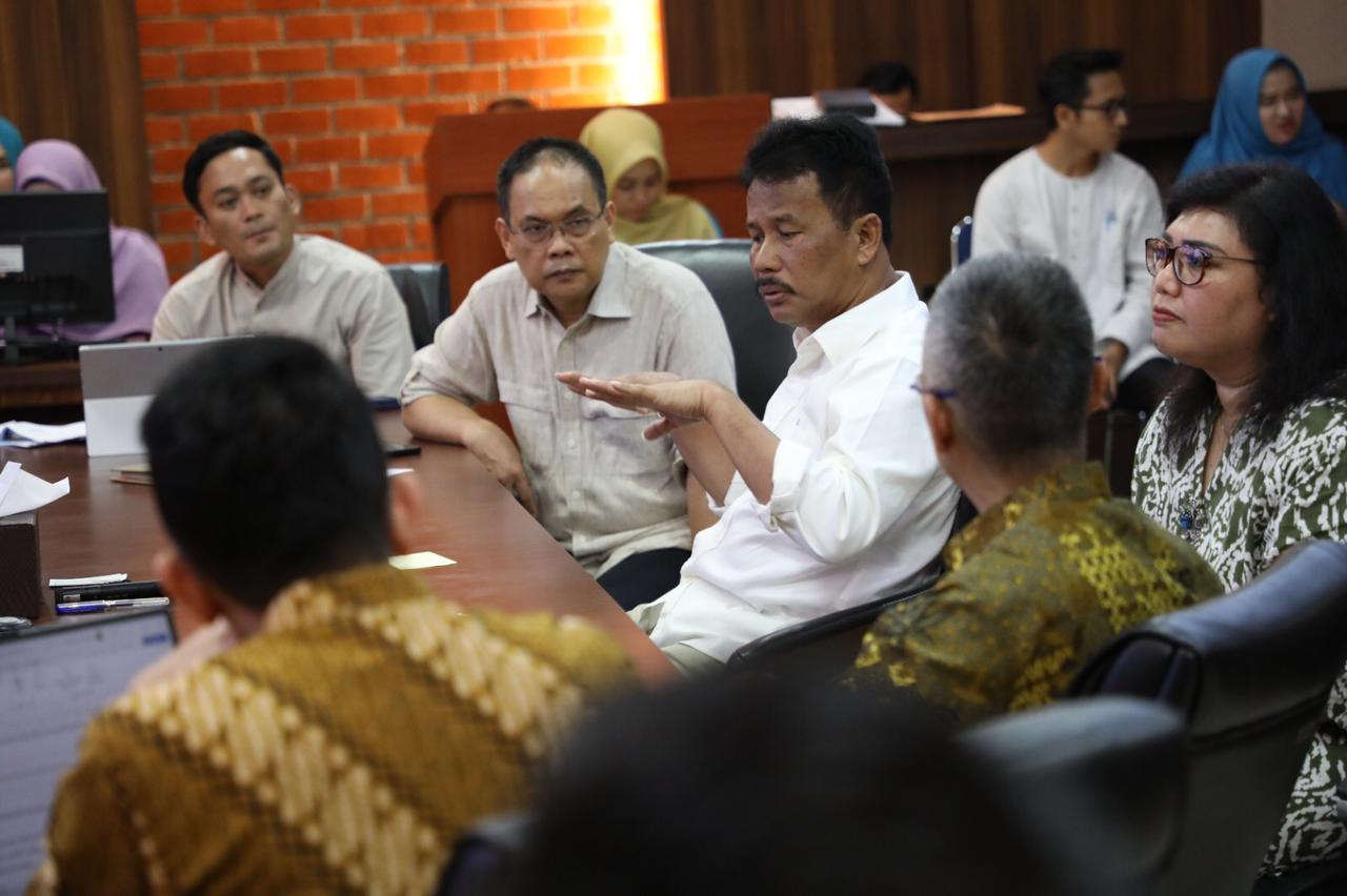 Kepala BP Batam Muhammad Rudi (tengah), minta jaga iklim investasi di Batam untuk mendukung pengembangan KEK. (Foto: Ist/ Humas BP Batam).