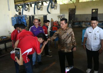 Gubernur Kepri Ansar Ahmad, saat mengunjungi BLK Provinsi Kepri di Jalan DI Panjaitan Km 8, Tanjungpinang. (Foto: Ist/ Diskominfo Kepri).