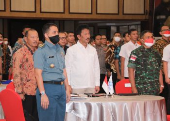 Wali Kota Batam, Muhammad Rudi (tengah) saat menghadiri Diskusi Publik BP2MI di Hotel Swiss Belhotel Harbour Bay, Batam, Kamis (6/4/2023). (Foto: Ist/ Diskominfo Batam).