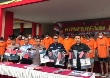 Polresta Barelang dan Polsek Jajaran Tangkap 19 Pelaku TPPO dan Pengiriman PMI Non Prosedural di Batam Dalam Dua Pekan, Selasa, 27 Juni 2023. (Foto: Irvan Fanani)