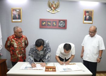 BP Batam dan PT Jaya Samudra Karunia Gas (JSKG) meneken perjanjian kerja sewa penyediaan infrastruktur terkait pemanfaatan dermaga dan lahan di Terminal Umum Curah Cair Kabil. (Foto: Humas BP Batam)