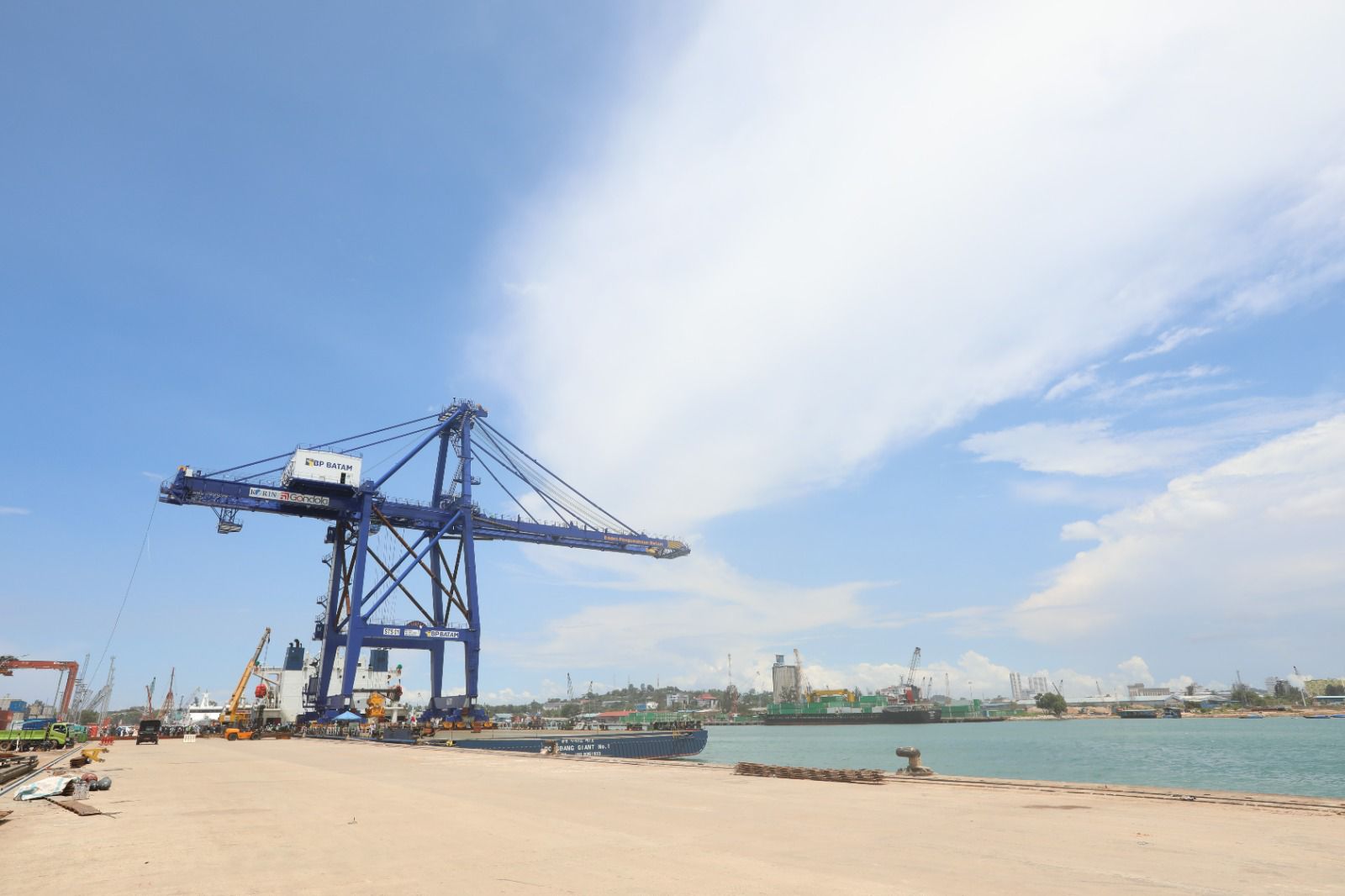 BP Batam Siap Operasikan STS Crane Pelabuhan Batu Ampar Per 1 Juni 2023 ...