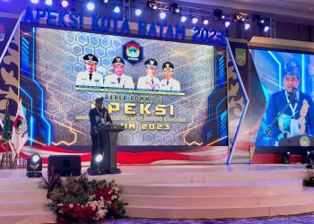 Ketua Komwil I Apeksi, Bobby Nasution memberikan sambutan dalam kegiatan Raker Komwil I Apeksi di Hotel Marriot Harbour Bay, Kota Batam. (Foto: Irvan Fanani)