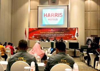 Rapat Pleno Terbuka Rekapitulasi dan Penetapan DPT Pemilu 2024 di Harris Hotel, Batam Centre, Selasa, 20 Juni 2023. (Foto: Irvan Fanani)