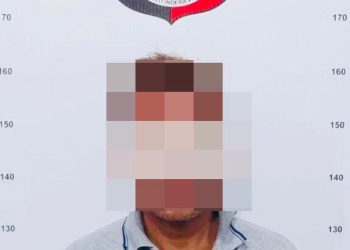 Pelaku pencabulan saat berada di Mapolsek Nongsa. (Foto: Ist)