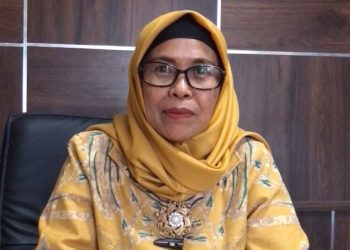 Kepala SMAN 15 Batam, Bungasia. (Foto: Irvan Fanani)