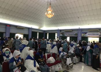 Kedatangan jemaah haji kloter 5 Debarkasi Batam di Asrama Haji Batam. (Foto: Irvan Fanani)