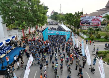 Antusias peserta yang ikut dalam acara jambore sepeda lipat di Batam pada sabtu, 11 November 2023. (Foto : BP Batam)