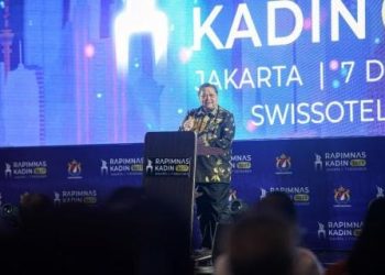 Menko Perekonomian Airlangga Hartarto saat menyampaikan sambutan dalam Rapat Pimpinan Nasional Kamar Dagang dan Industri Indonesia (KADIN) 2023. (Foto: Ist/Kadin).