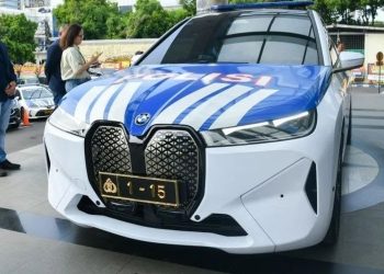 Mobil hibah BMW IX Electric untuk Korlantas Polri (Foto: Ist./Ntmc Polri).