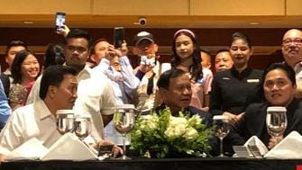 Prabowo Subianto (tengah) menghadiri acara relawan Erick Thohir Alumni Amerika Serikat (ETAS) di Plaza Senayan, Jakarta, Senin, 22 Januari malam. (Foto: Ist./CNN Indonesia).