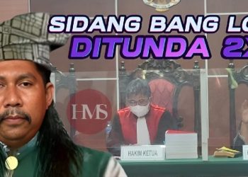 Bang Long dan Ketua Majelis Hakim David Sitorus, dengan anggota majelis hakim Benny Yoga Dharma dan Monalisa Anita Theresia Siagian. (Foto: Ist./HMStimes).