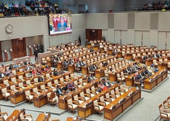 Banyak kursi kosong karena hanya 164 dari 575 seluruh Anggota DPR yang hadir langsung dalam Rapat Paripurna  pada Selasa, 5 Maret 2024 di Gedung Nusantara II MPR RI Senayan Jakarta. (Foto: Ist./Humas DPR).