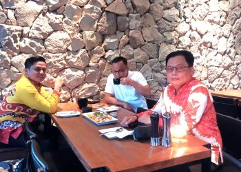 Ketua DPW SBPP DKI Jakarta, Alex Adam Putra SH (kiri) dan Gugus SH dari Bidang Hukum, saat bersama HMSTimes. (Foto: Ist./dok.pribadi).