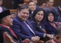 Menteri Koordinator (Menko) Bidang Pembangunan Manusia dan Kebudayaan  Muhadjir Effendy, Menko Perekonomian Airlangga Hartarto, Menteri Keuangan Sri Mulyani dan Menteri Sosial Tri Rismaharini (dari kiri ke kanan) saat hadir di Mahkamah Konstitusi, Jumat, 5 April 2024. (Foto: Ist./CNBC Indonesia).