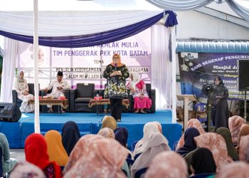 Marlin Agustina, membuka pembinaan Akhlak Mulia, TP PKK tingkat Kecamatan Batam Kota, Jumat, 14 Juni 2024. (Foto: Diskominfo).