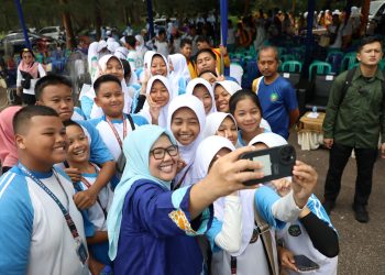 Wagub Kepri, Marlin Agustina ikut merayakan Hari Anak Nasional 2024. (Foto: Diskominfo).