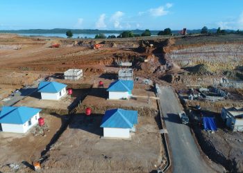 Pembangunan empat rumah baru untuk warga terdampak Rempang Eco-City yang berlokasi di Tanjung Banon. (Foto: Humas BP).