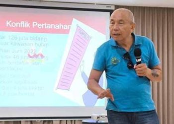 Advokat Dr. Ir. Albert Kuhon, MS, SH. (Foto: Ist./dok.pribadi).