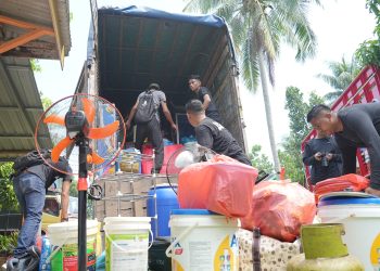 Warga Rempang yang pindah ke hunian baru kembali di fasilitasi oleh pihak BP Batam, Kamis, 22 Agustus 2024. (Foto: Humas BP).