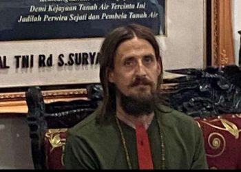 Penampilan Pilot Susi Air, Philip Mark Mehrtens, Sabtu, 21 September 2024 usai dibebaskan setelah disandera Kelompok Kriminal Bersenjata (KKB), sejak Februari 2023.(Foto: Ist./The Telegraph).