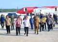Presiden Joko Widodo (baju putih) sesaat setelah mendarat perdana di Bandara Ibu Kota Nusantara (IKN), Kalimantan Timur, Selasa, 24 September 2024.(Foto: Ist./Sekretariat Presiden).